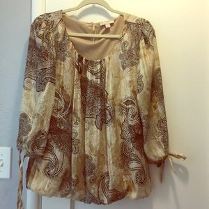 Blouse - flowwy with gold shimmer pipes throughout